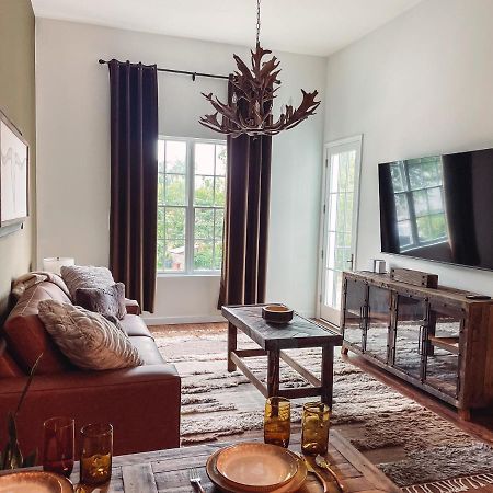 Rustic Chic - Boutique Luxe Stay Near Broadway แนชวิลล์ ภายนอก รูปภาพ